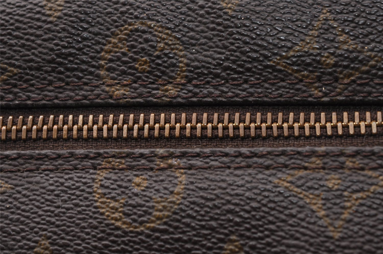 Authentic Louis Vuitton Monogram Papillon 26 Hand Bag Old Model LV 3609I