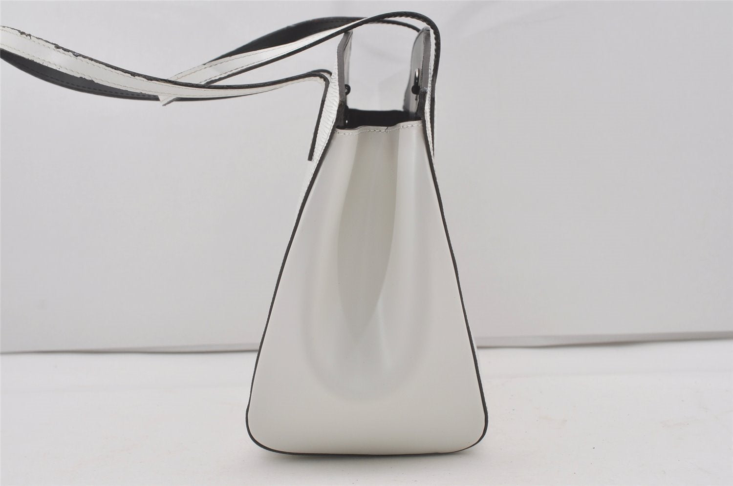 Authentic Louis Vuitton Epi Saint Jacques Shoulder Bag White M50045 LV 3615I