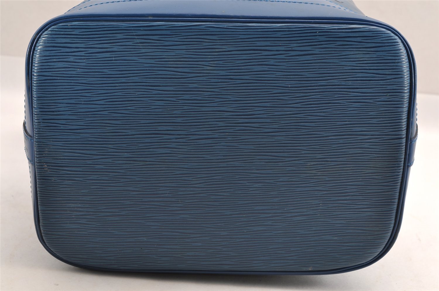 Authentic Louis Vuitton Epi Noe Shoulder Drawstring Bag Blue M44005 LV 3622I