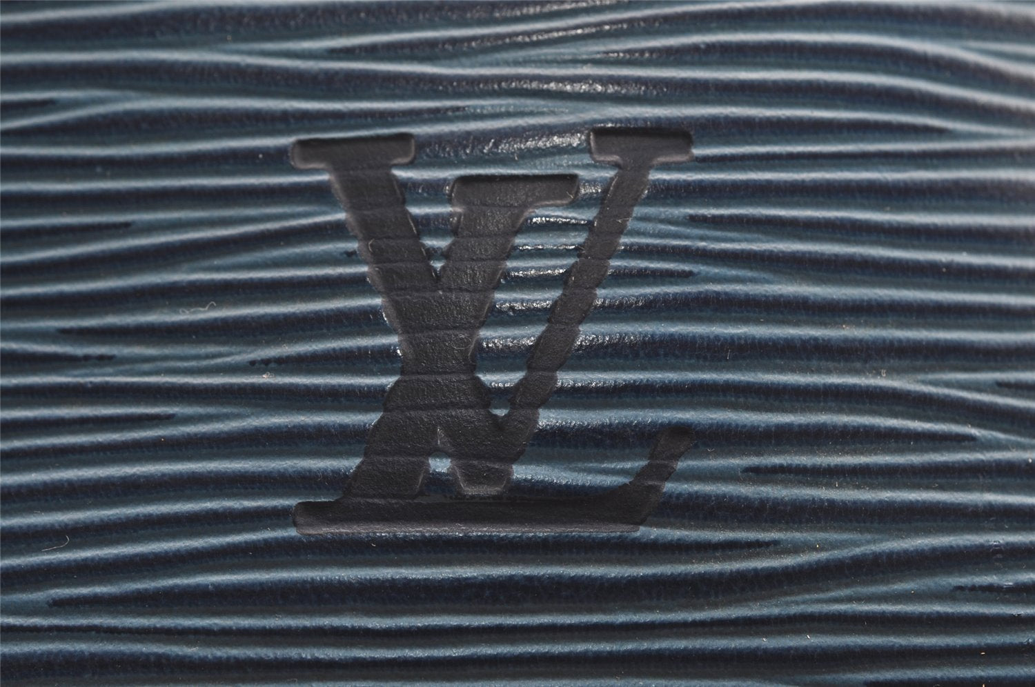 Authentic Louis Vuitton Epi Noe Shoulder Drawstring Bag Blue M44005 LV 3622I