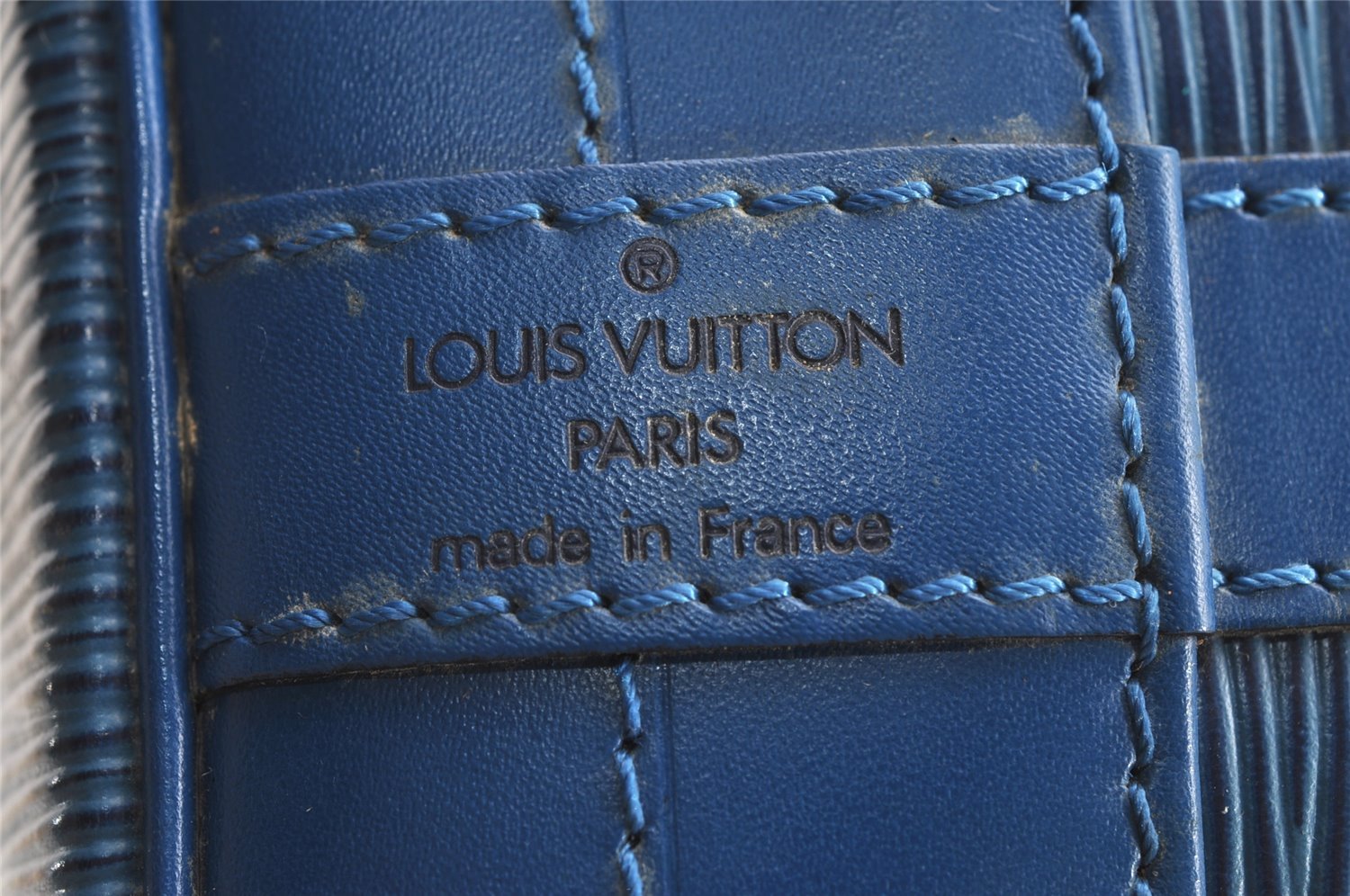 Authentic Louis Vuitton Epi Noe Shoulder Drawstring Bag Blue M44005 LV 3622I