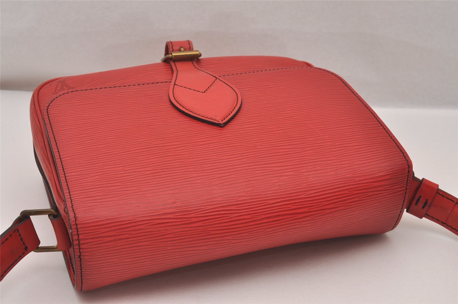 Authentic Louis Vuitton Epi Cartouchiere MM Shoulder Cross Bag M52247 Red 3623I