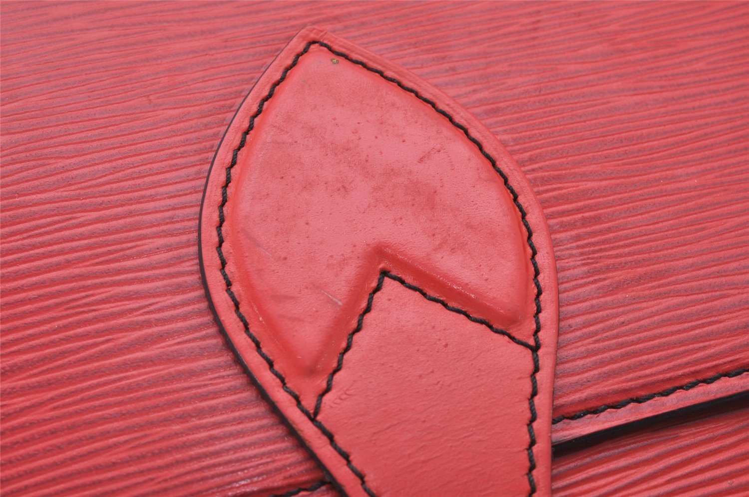 Authentic Louis Vuitton Epi Cartouchiere MM Shoulder Cross Bag M52247 Red 3623I