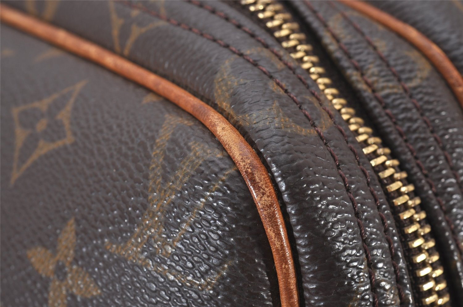 Authentic Louis Vuitton Monogram Reporter PM Shoulder Cross Bag M45254 LV 3628I