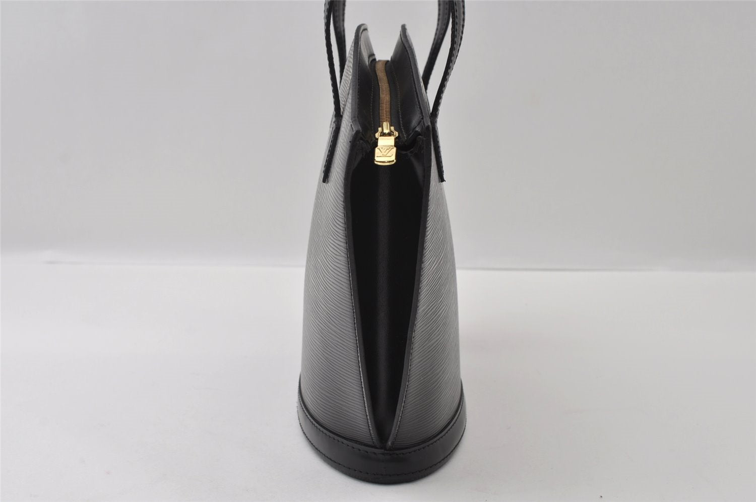 Authentic Louis Vuitton Epi Saint Jacques Hand Bag Black M52272 LV 3631I