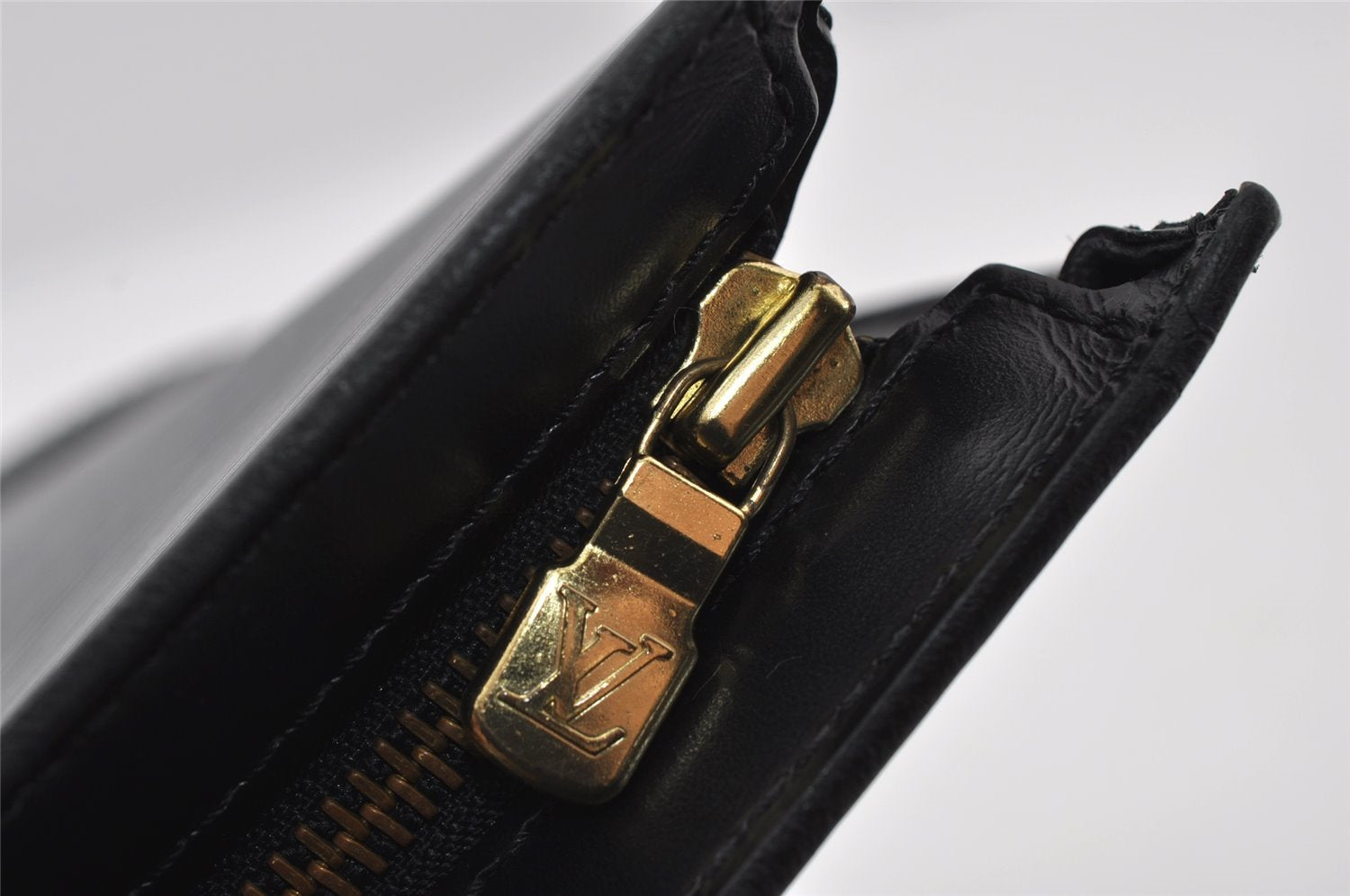 Authentic Louis Vuitton Epi Saint Jacques Hand Bag Black M52272 LV 3631I