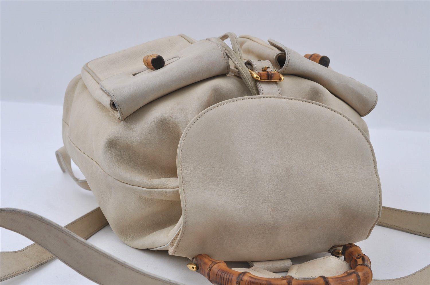 Authentic GUCCI Bamboo Drawstring Backpack Leather White 3647I