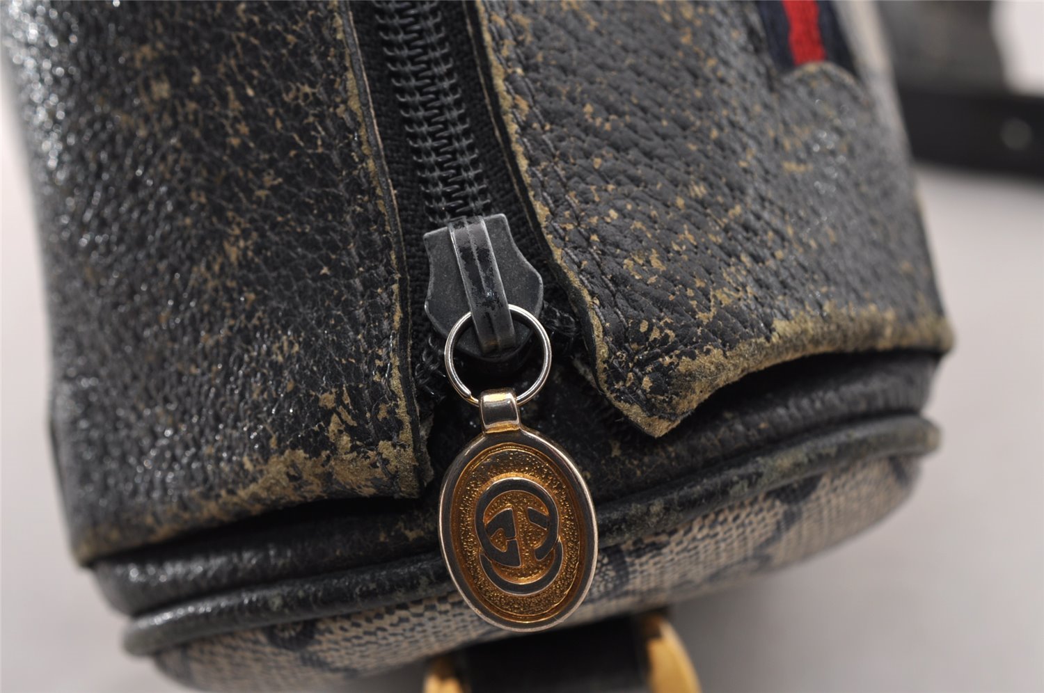 Authentic GUCCI Sherry Line Shoulder Bag GG PVC Leather Navy Blue Junk 3782I