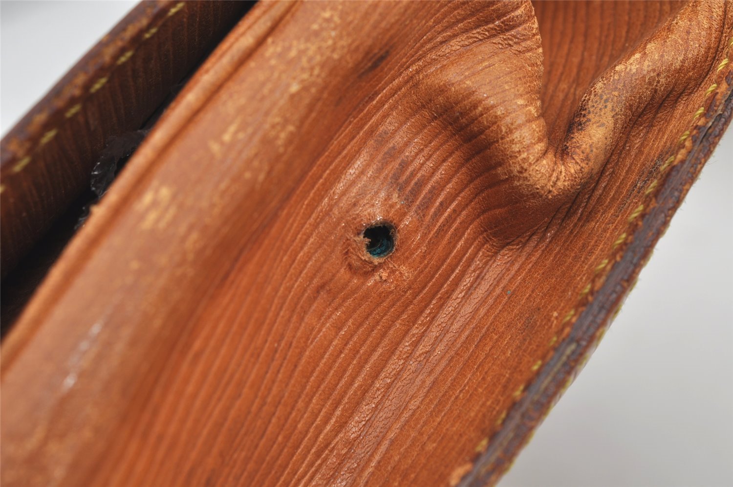 Authentic Louis Vuitton Epi Cartouchiere MM Shoulder Bag Beige M52246 Junk 3796I