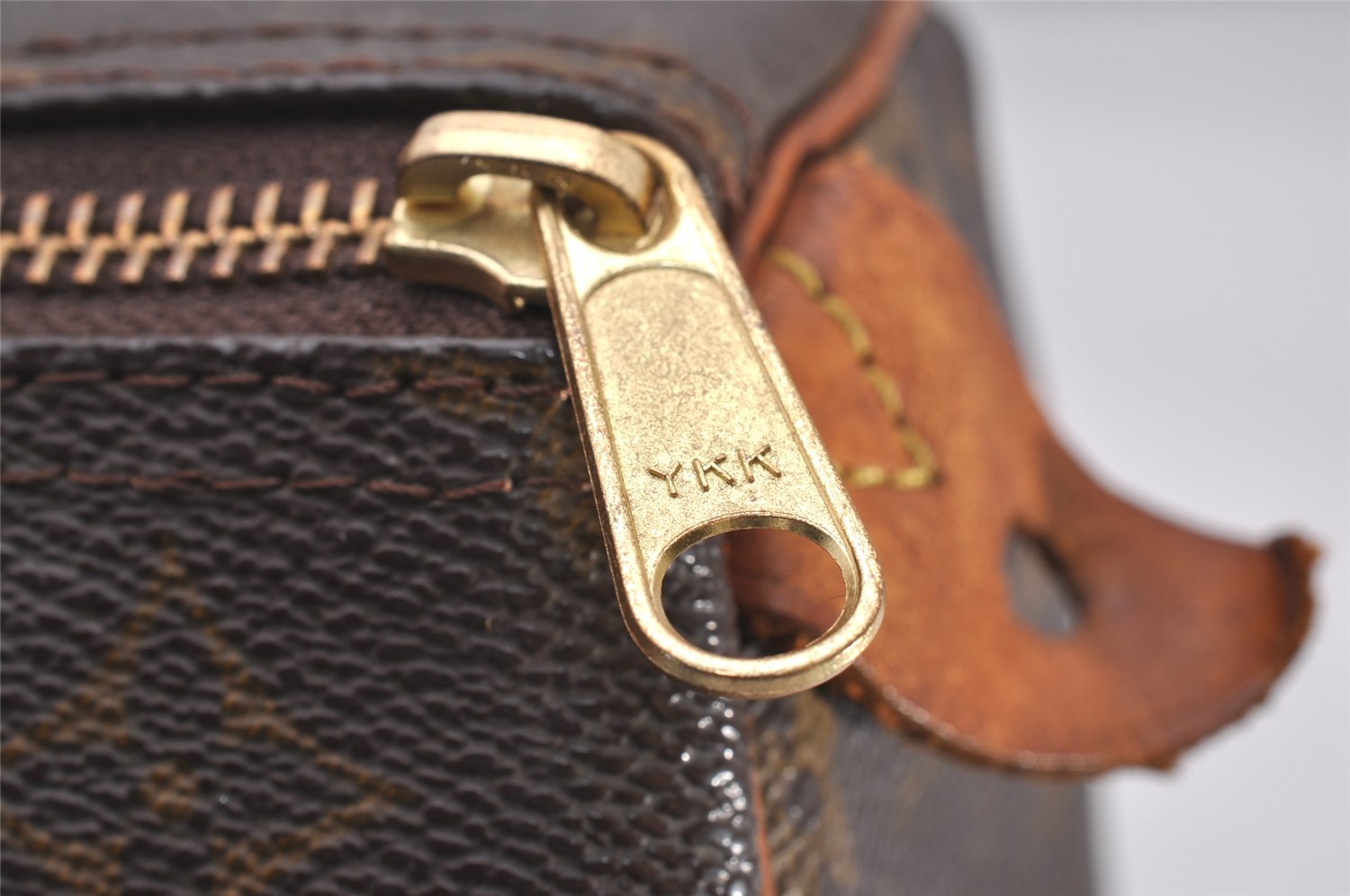 Authentic Louis Vuitton Monogram Speedy 30 Hand Boston Bag M41526 LV 3835I