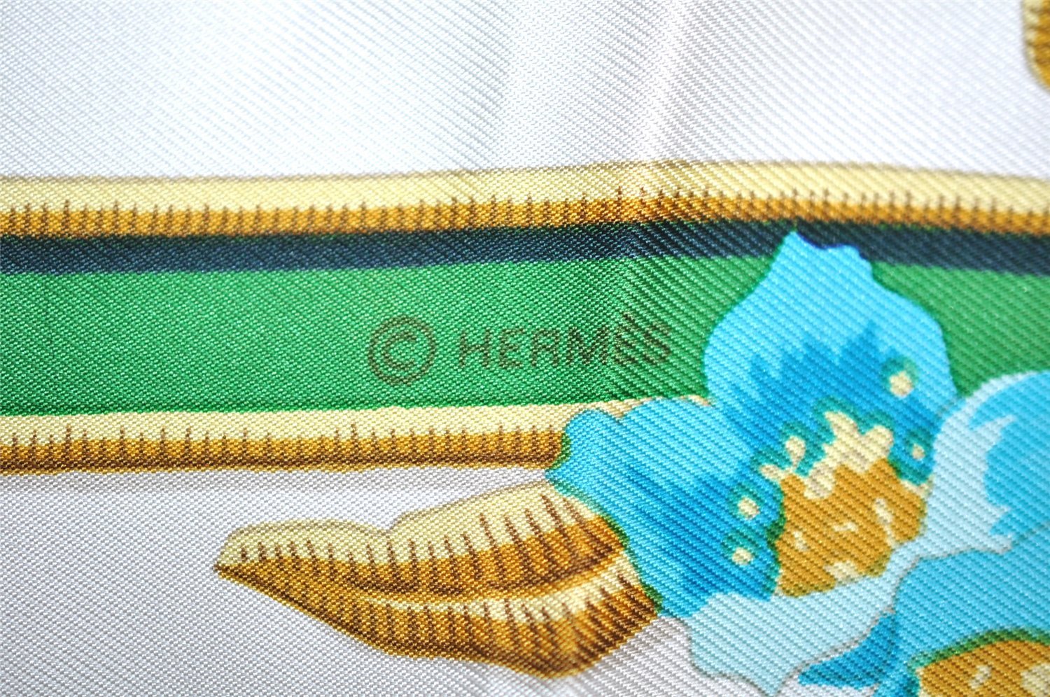 Authentic HERMES Carre 90 Scarf 