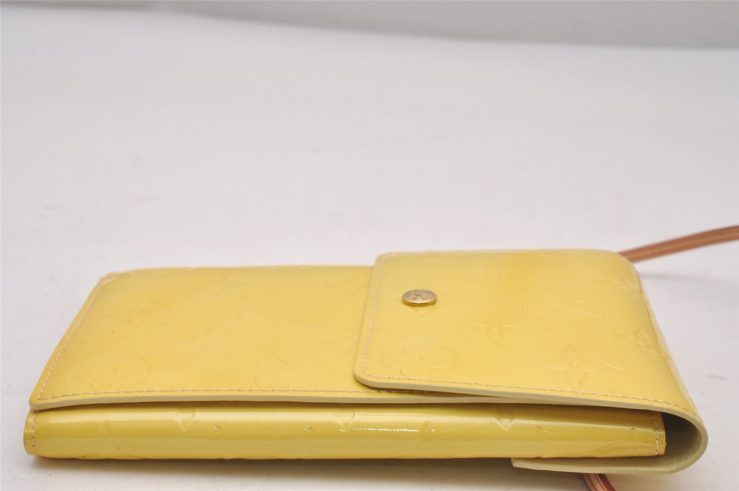 Authentic Louis Vuitton Vernis Walker Shoulder Cross Wallet M91072 Yellow 3842I