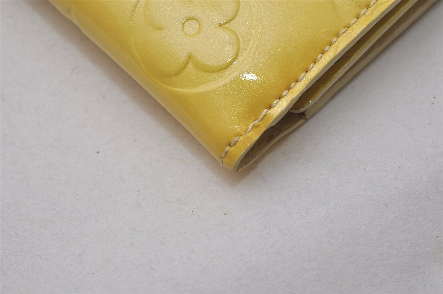 Authentic Louis Vuitton Vernis Walker Shoulder Cross Wallet M91072 Yellow 3842I