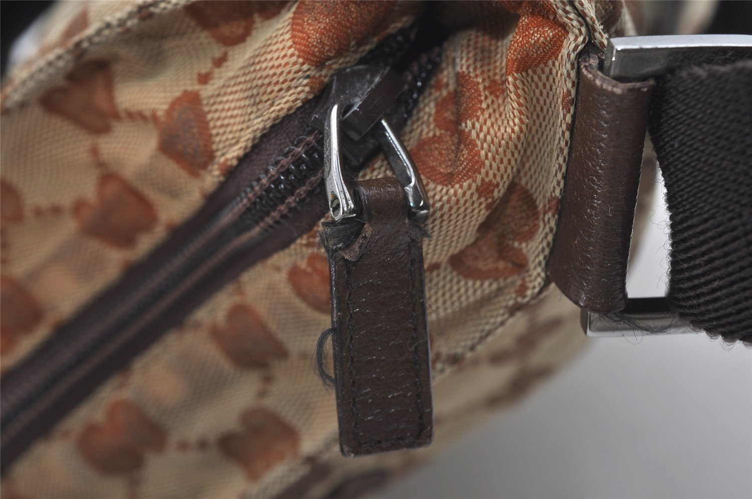 Authentic GUCCI Shoulder Cross Body Bag GG Canvas Leather 132907 Brown 3856I