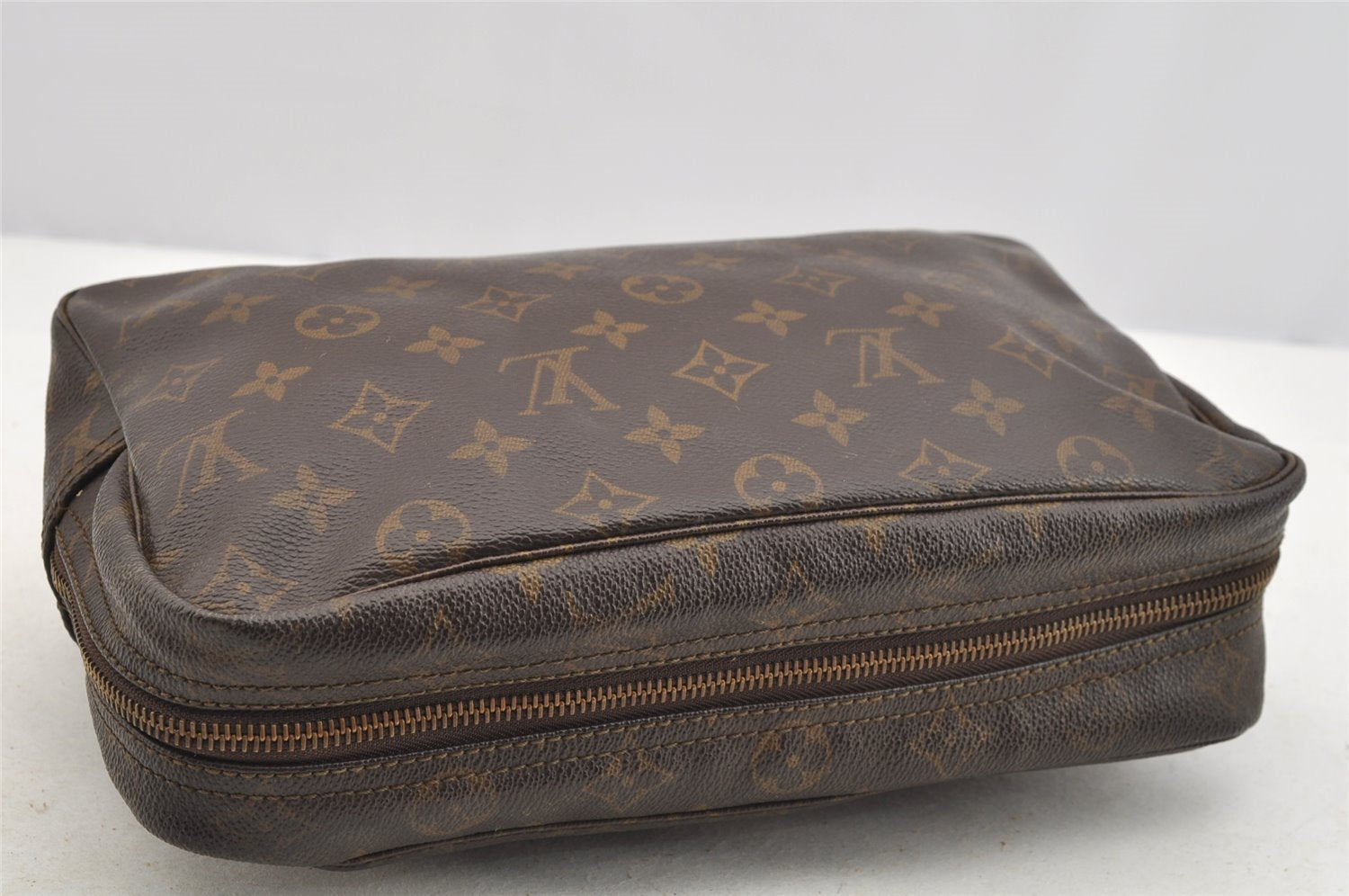 Auth Louis Vuitton Monogram Trousse Toilette 28 Clutch Hand Bag M47522 LV 3864I