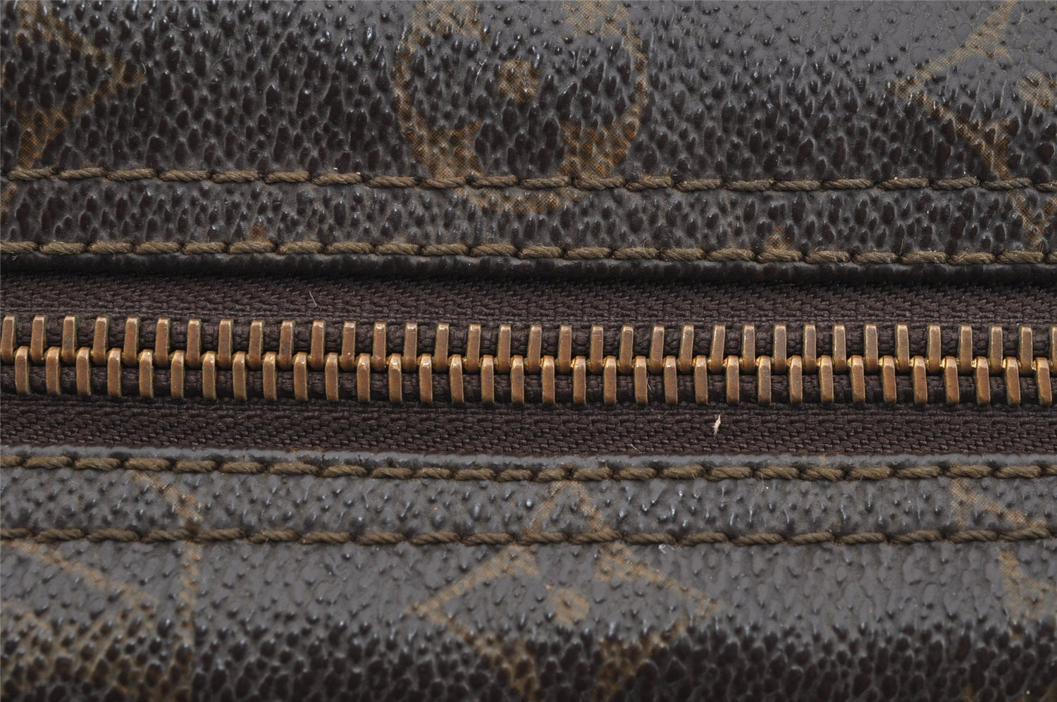 Auth Louis Vuitton Monogram Trousse Toilette 28 Clutch Hand Bag M47522 LV 3864I