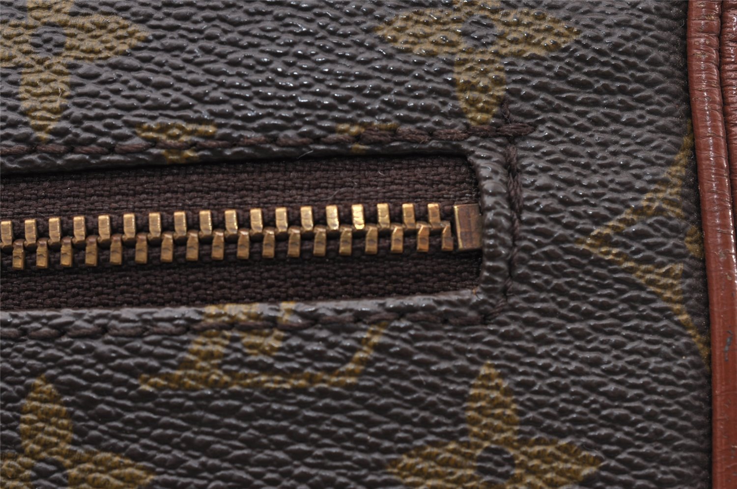 Authentic Louis Vuitton Monogram Pochette Sport Clutch Hand Bag Old Model 3865I