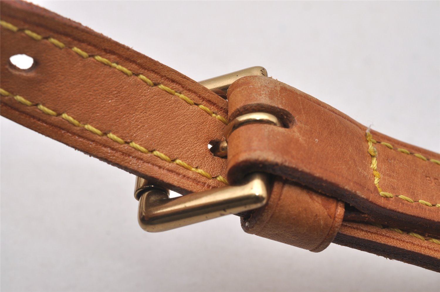 Authentic Louis Vuitton Leather Shoulder Strap Beige 41.7-48.4