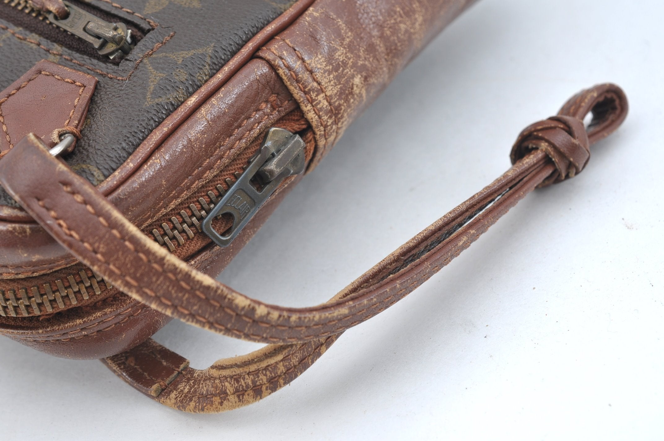 Authentic Louis Vuitton Monogram Pochette Sport Clutch Hand Bag Old Model 3893I