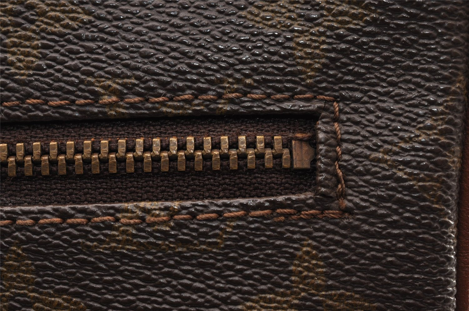 Authentic Louis Vuitton Monogram Pochette Sport Clutch Hand Bag Old Model 3893I