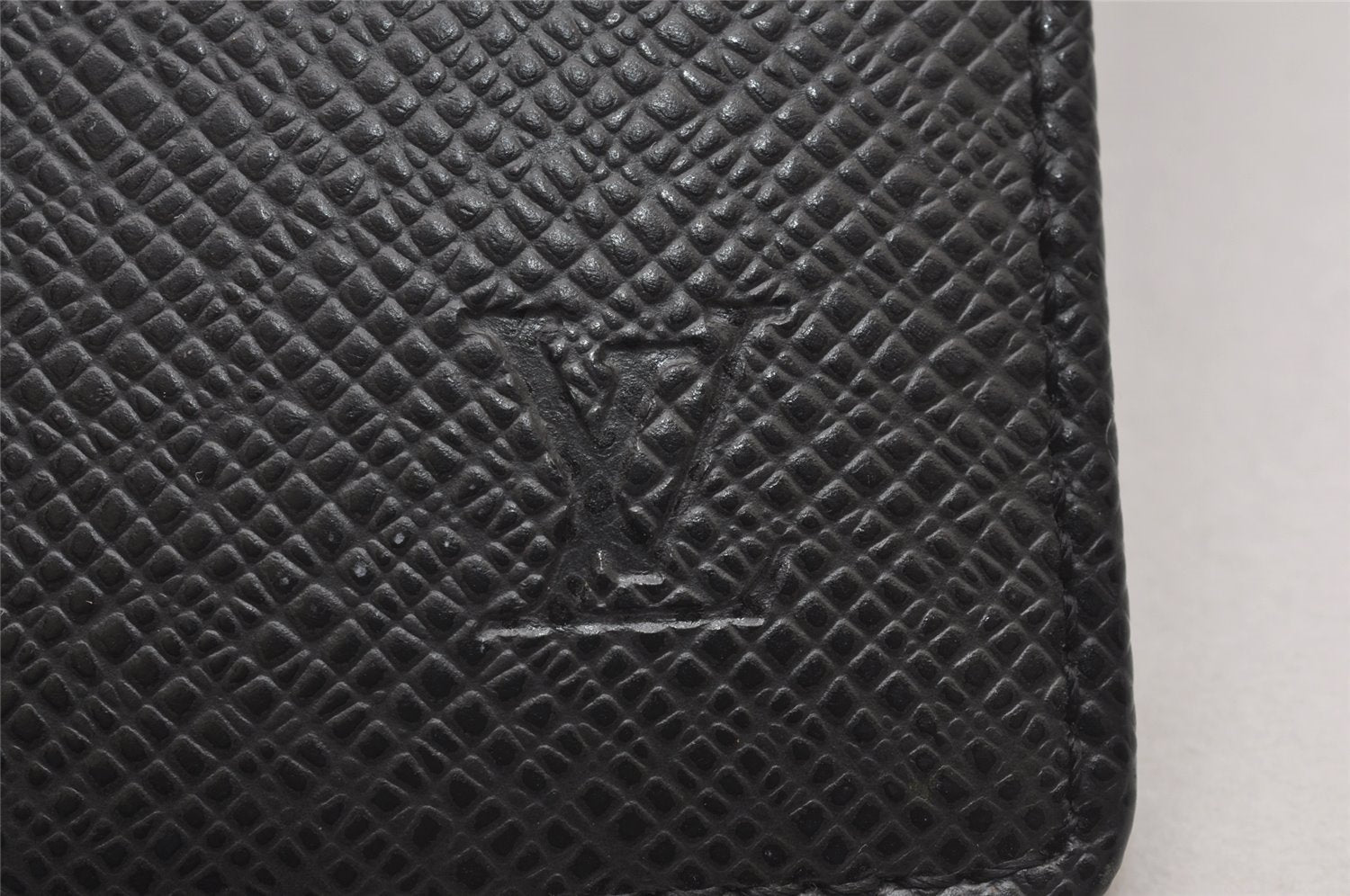 Authentic Louis Vuitton Taiga Agenda PM Notebook Cover Black R20426 LV 3896I