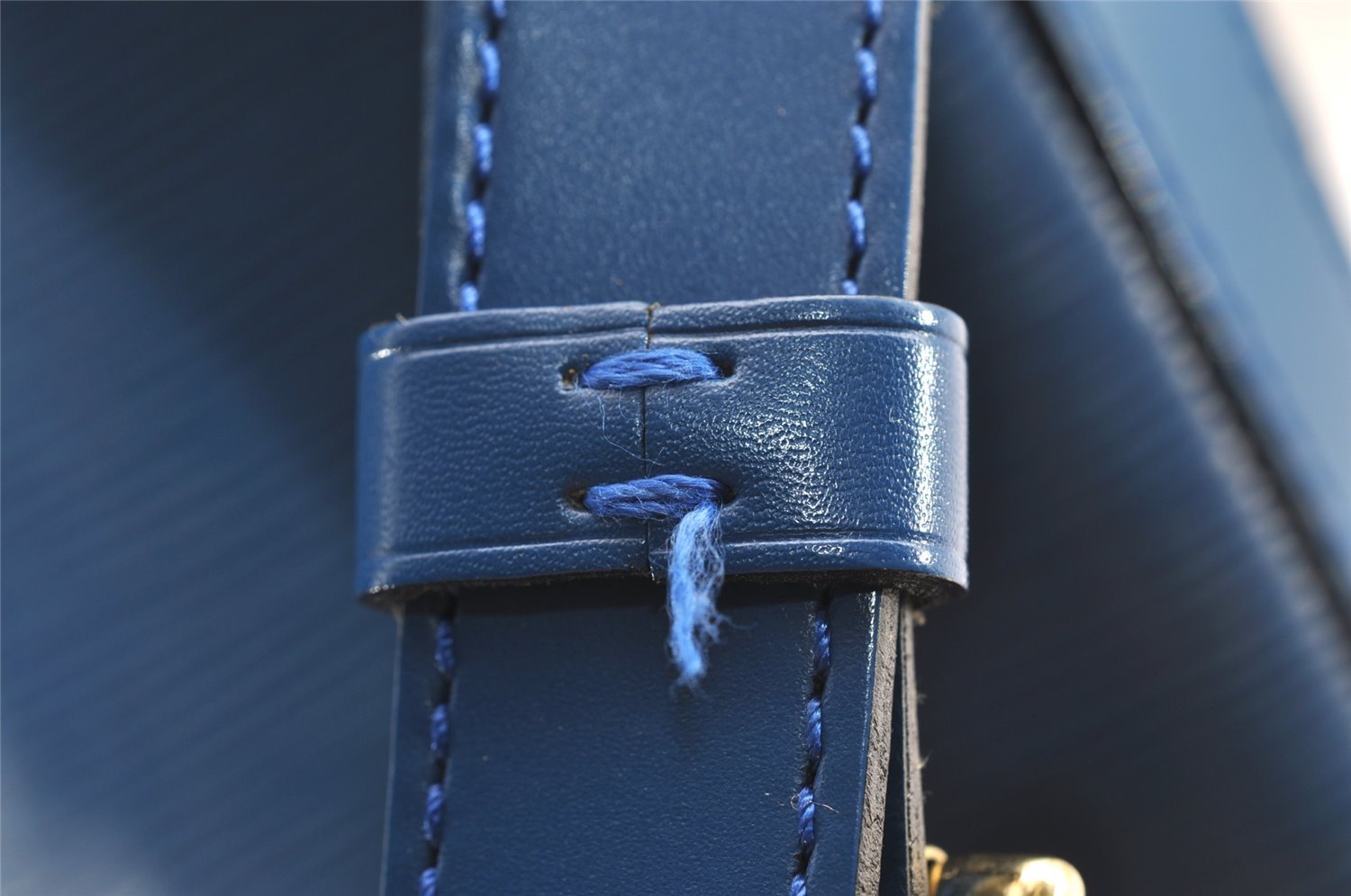 Authentic Louis Vuitton Epi Noe Shoulder Drawstring Bag Blue M44005 LV 3905I