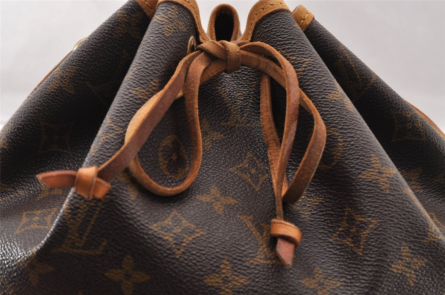 Authentic Louis Vuitton Monogram Petit Noe M42226 Shoulder Drawstring Bag 3950I