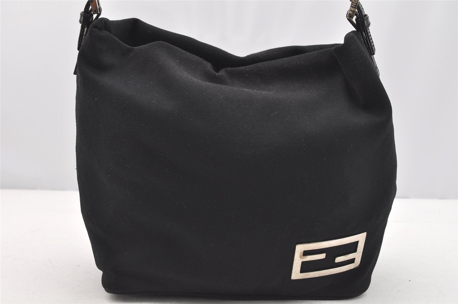 Authentic FENDI Vintage Shoulder Hand Bag Purse Jersey Leather Black 3966I