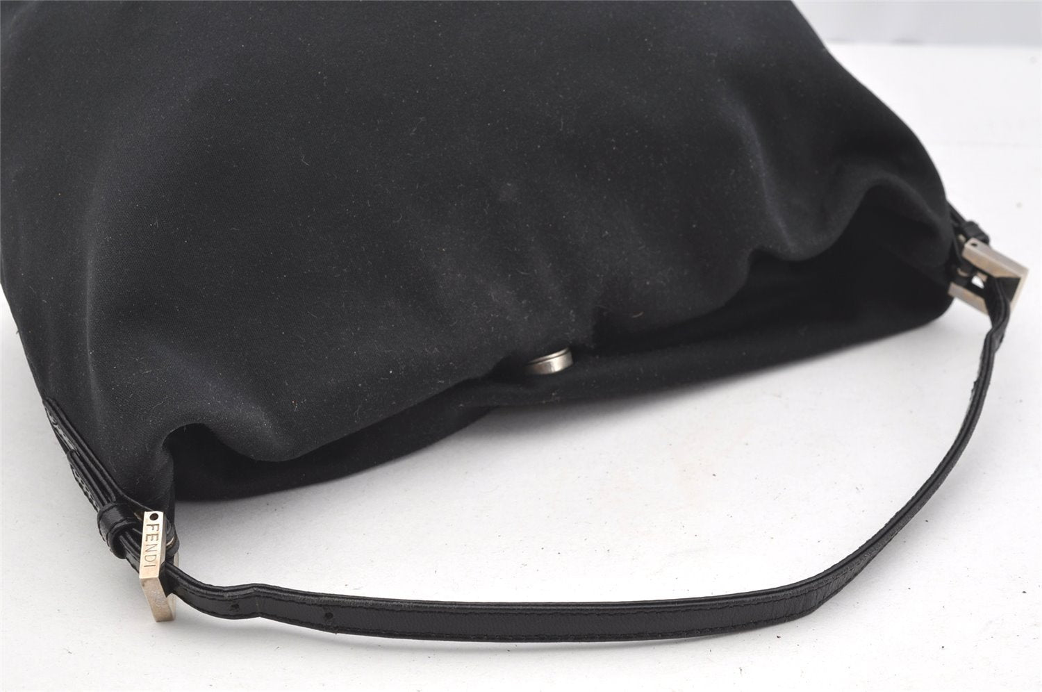 Authentic FENDI Vintage Shoulder Hand Bag Purse Jersey Leather Black 3966I