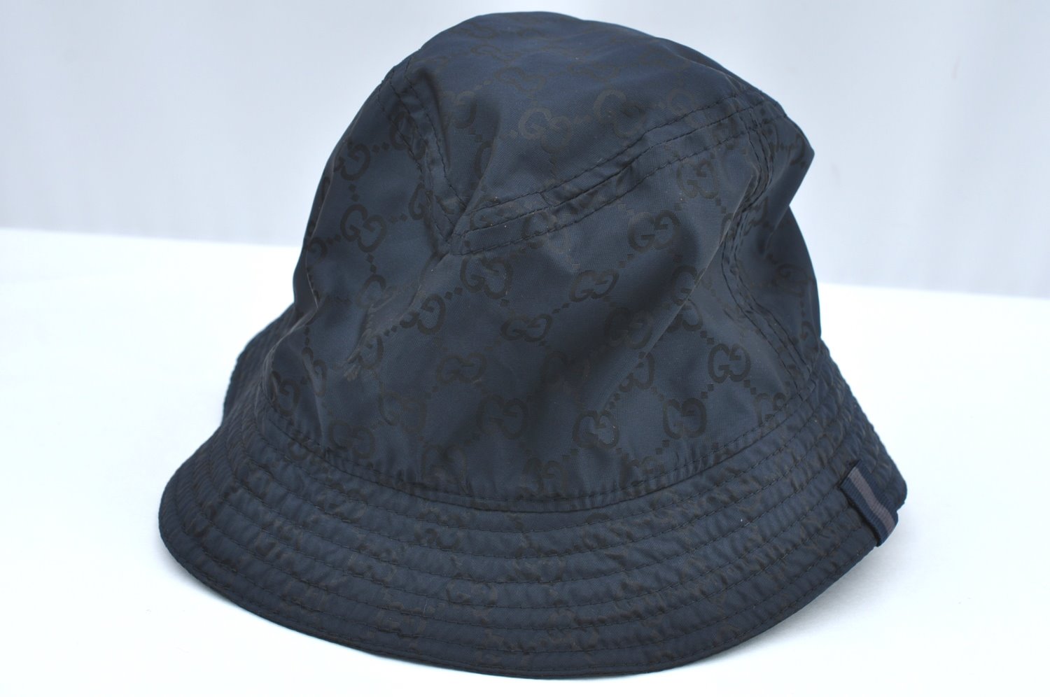 Authentic GUCCI Vintage Bucket Hat GG Nylon Size L 22