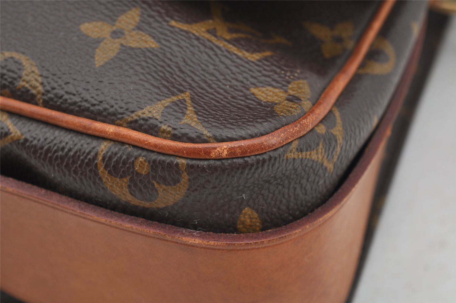 Authentic Louis Vuitton Monogram Cartouchiere MM M51253 Shoulder Bag Junk 4015I