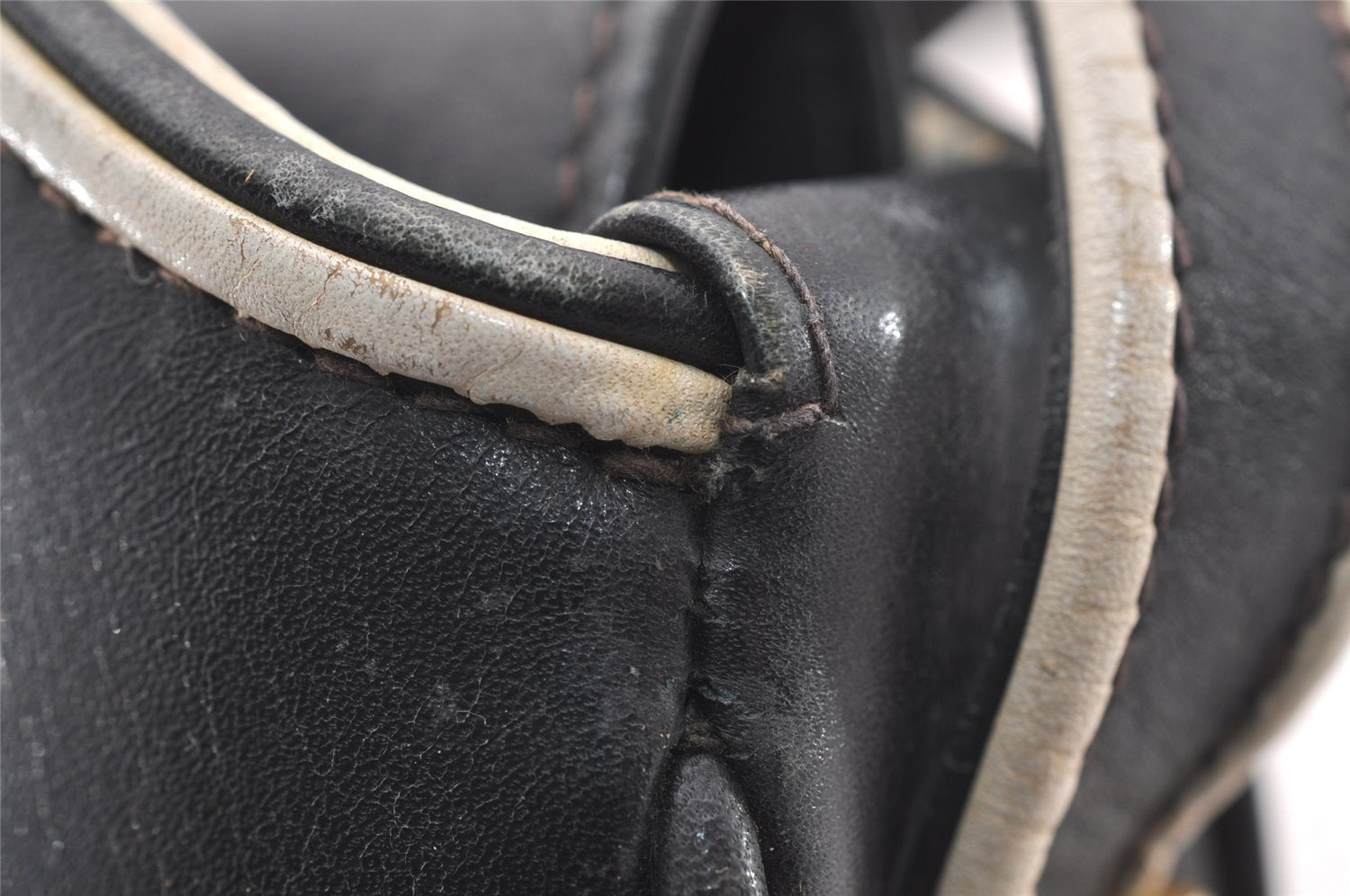 Authentic GUCCI Vintage Shoulder Cross Body Bag Purse Leather Black 4031I