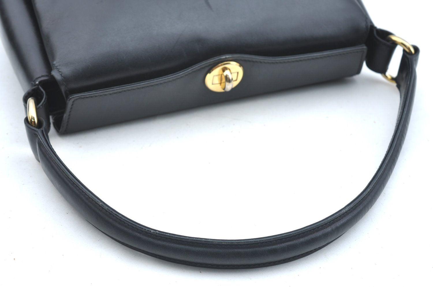 Authentic GUCCI Vintage Shoulder Hand Bag Purse Leather Black 4055G