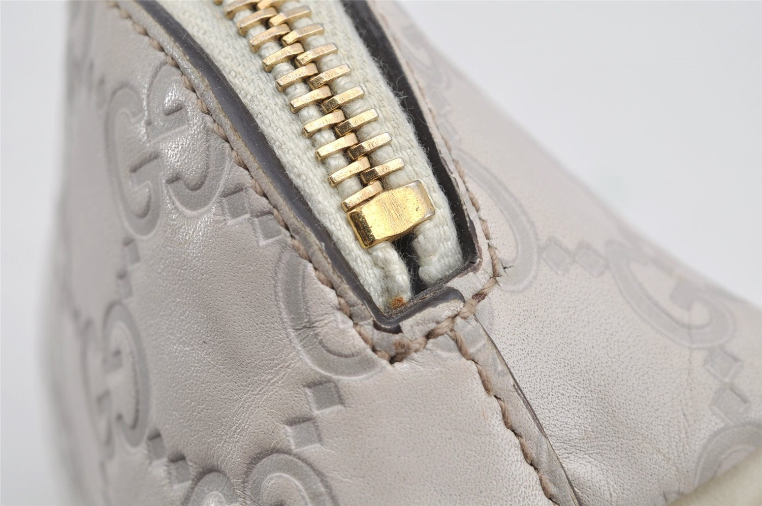 Authentic GUCCI Vintage Guccissima GG Leather Pouch Purse 141811 White 4076I