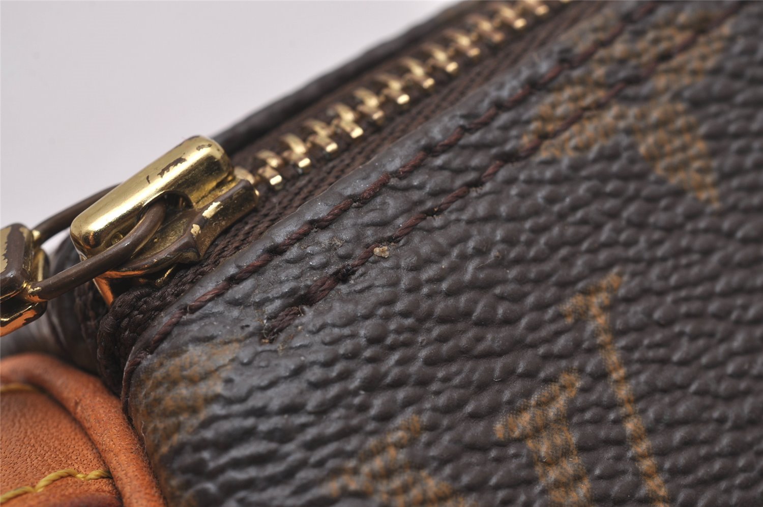 Authentic Louis Vuitton Monogram Trousse Ronde Pen Case Pouch M47630 LV 4089I