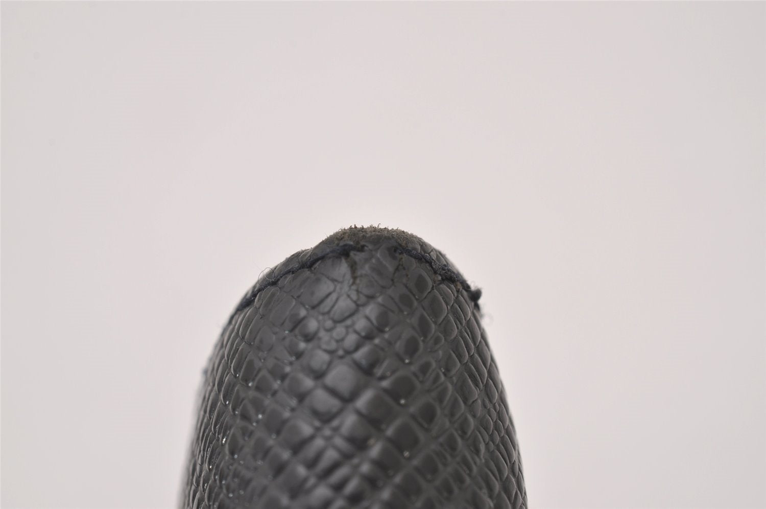 Auth Louis Vuitton Taiga Enveloppe Cartes de Visite Card Case Black Junk 4101I