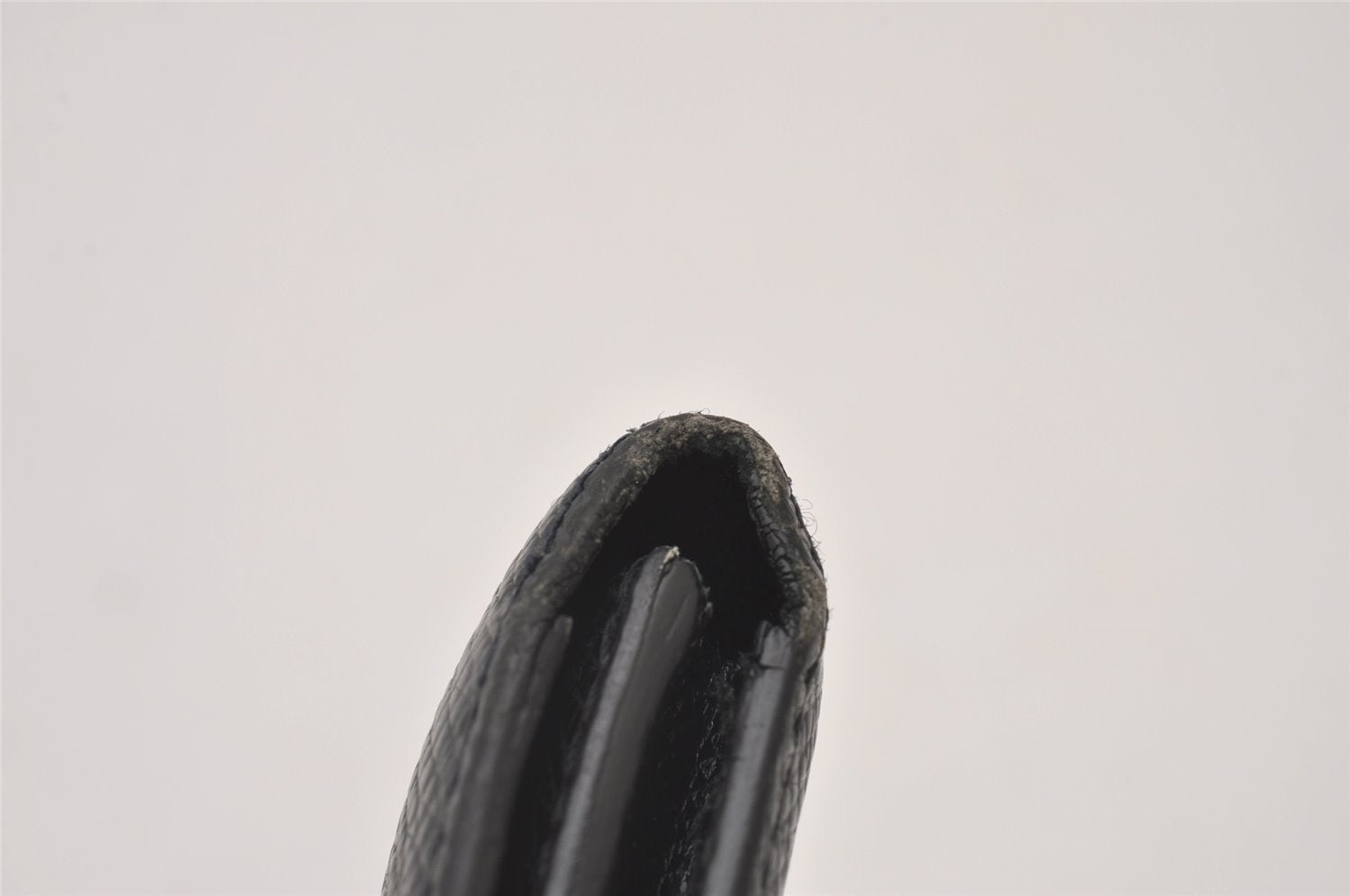 Auth Louis Vuitton Taiga Enveloppe Cartes de Visite Card Case Black Junk 4101I