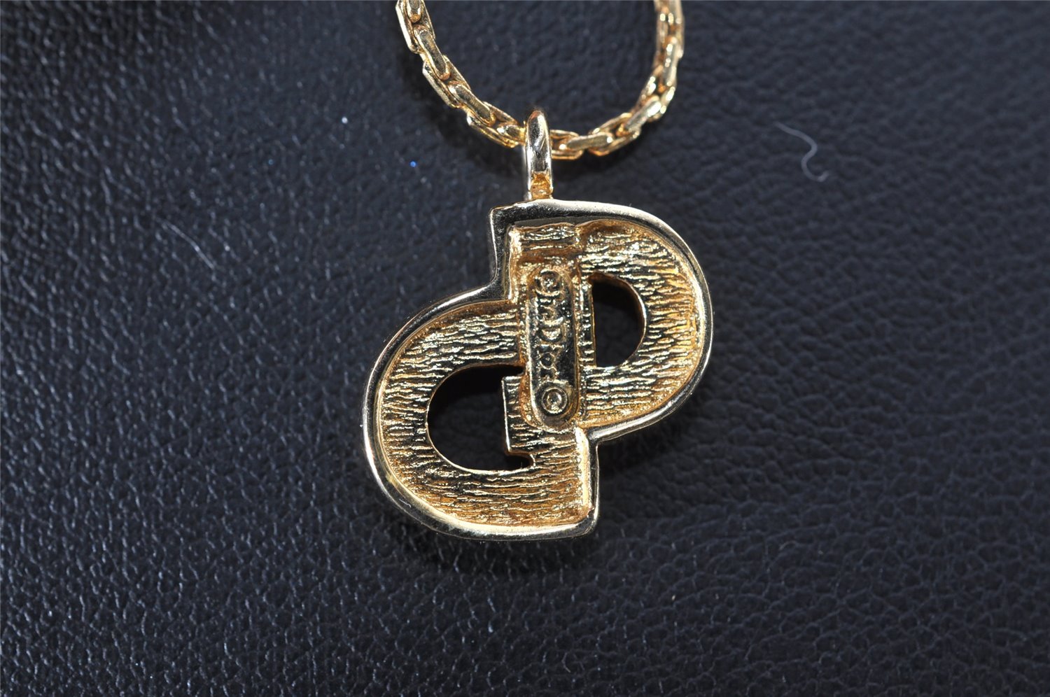 Authentic Christian Dior Gold Chain Rhinestone Pendant Necklace CD 4116I