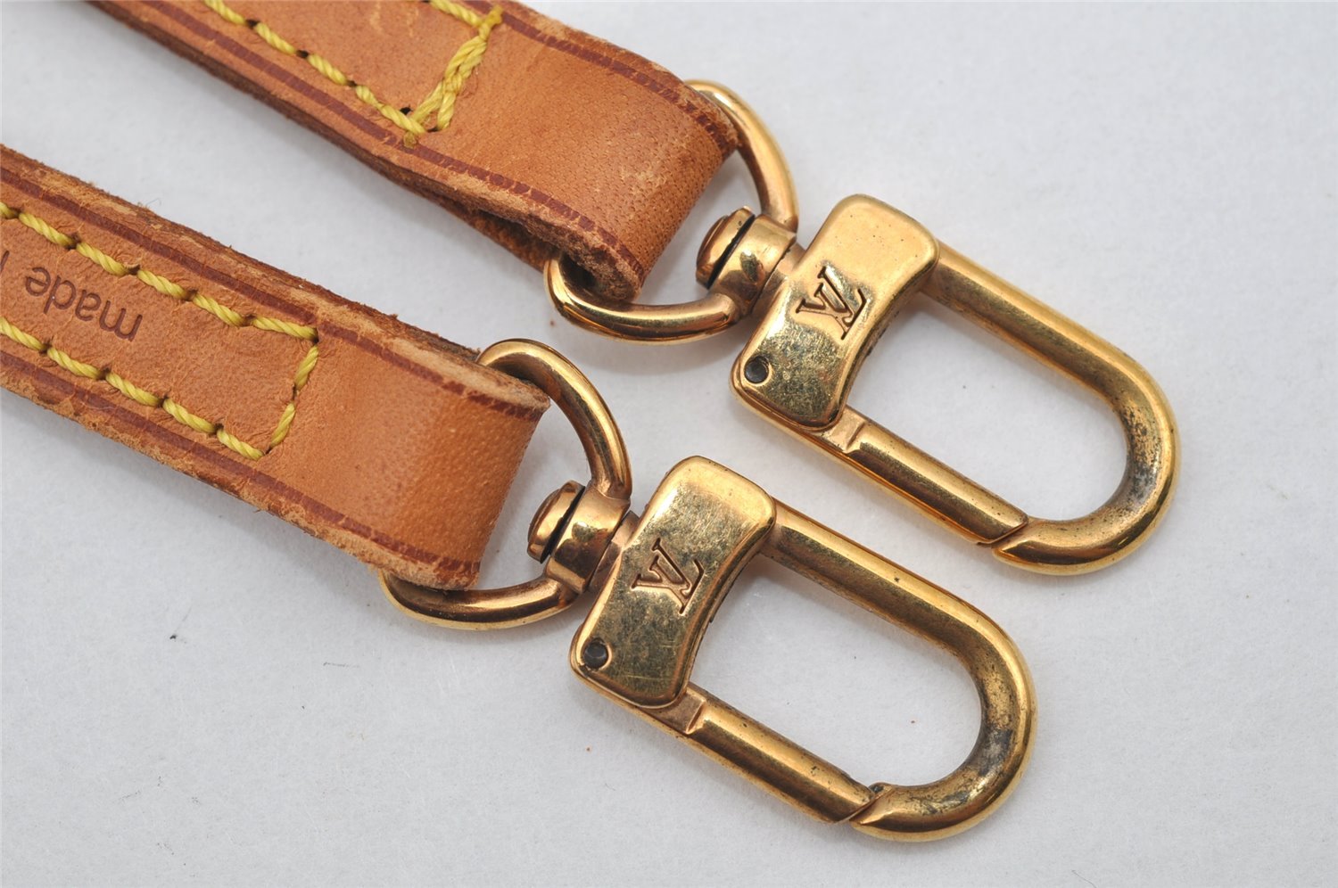 Authentic Louis Vuitton Leather Shoulder Strap Beige 47.2