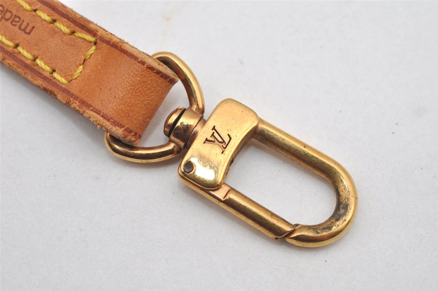 Authentic Louis Vuitton Leather Shoulder Strap Beige 47.2