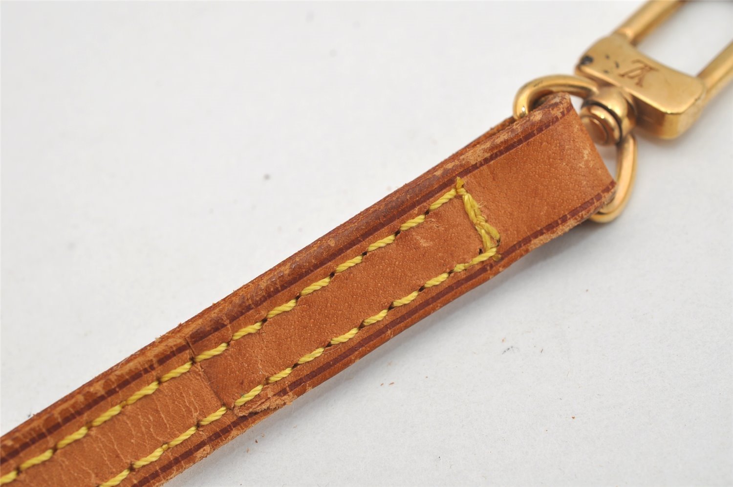 Authentic Louis Vuitton Leather Shoulder Strap Beige 47.2