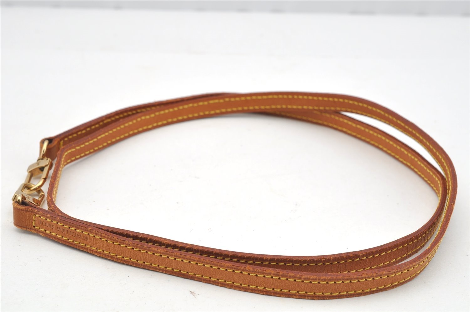 Authentic Louis Vuitton Leather Shoulder Strap Beige 46.9