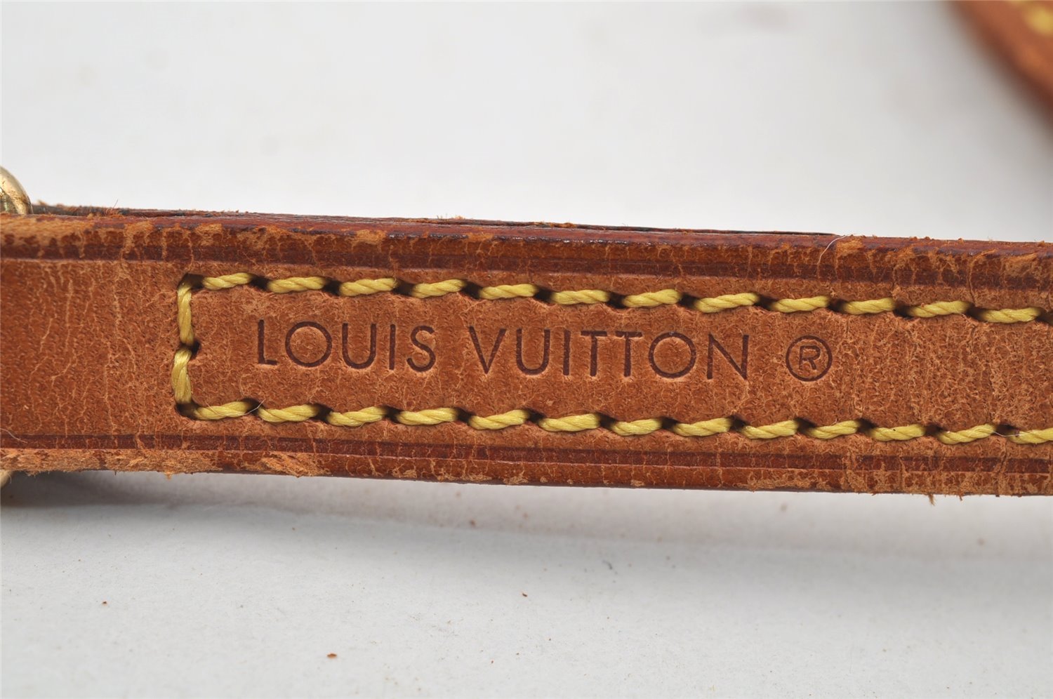 Authentic Louis Vuitton Leather Shoulder Strap Beige 46.9