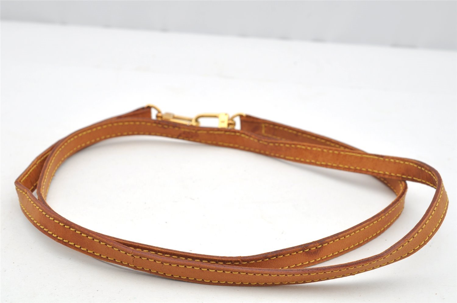 Authentic Louis Vuitton Leather Shoulder Strap Beige 44.9