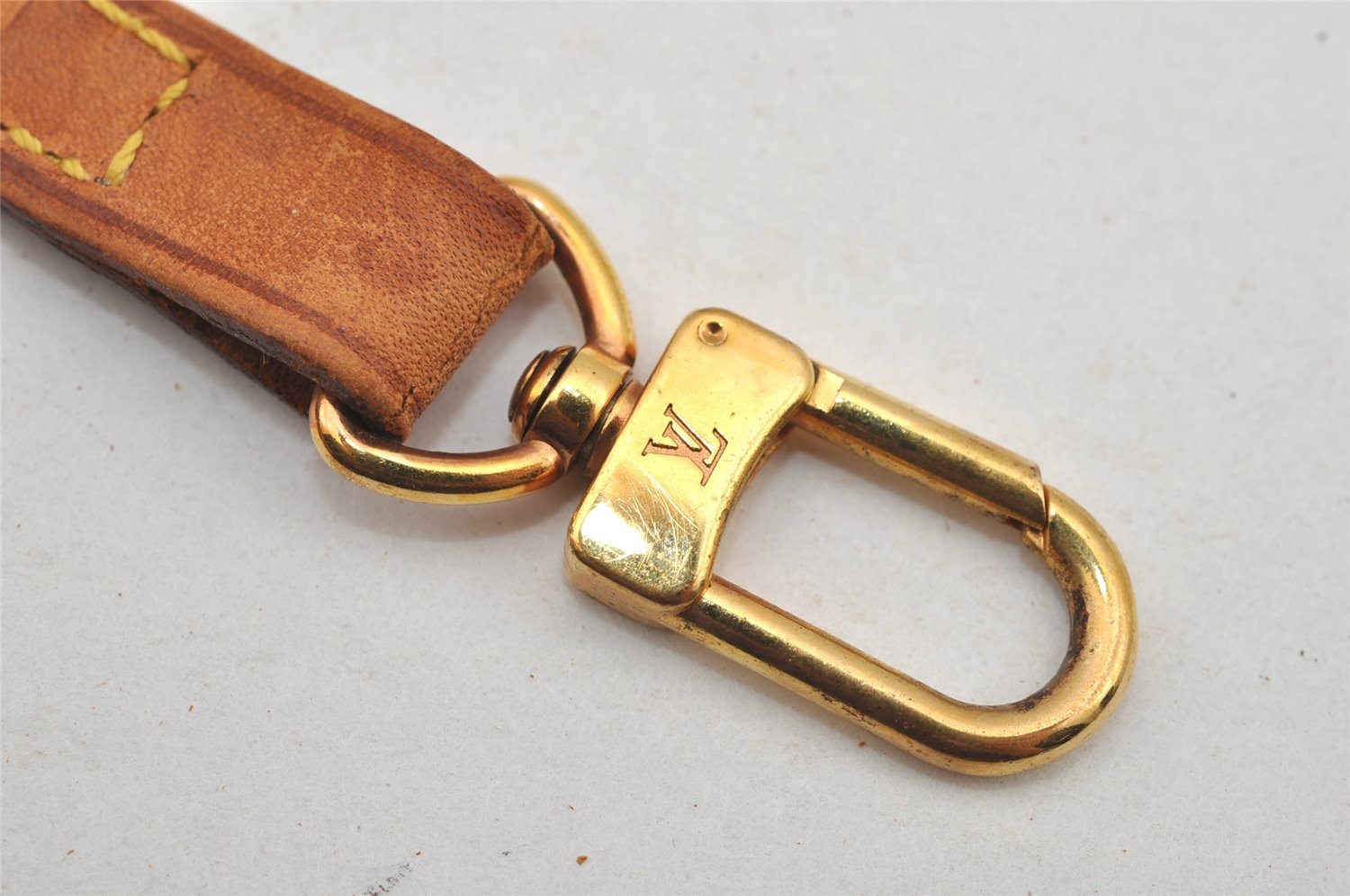 Authentic Louis Vuitton Leather Shoulder Strap Beige 44.9