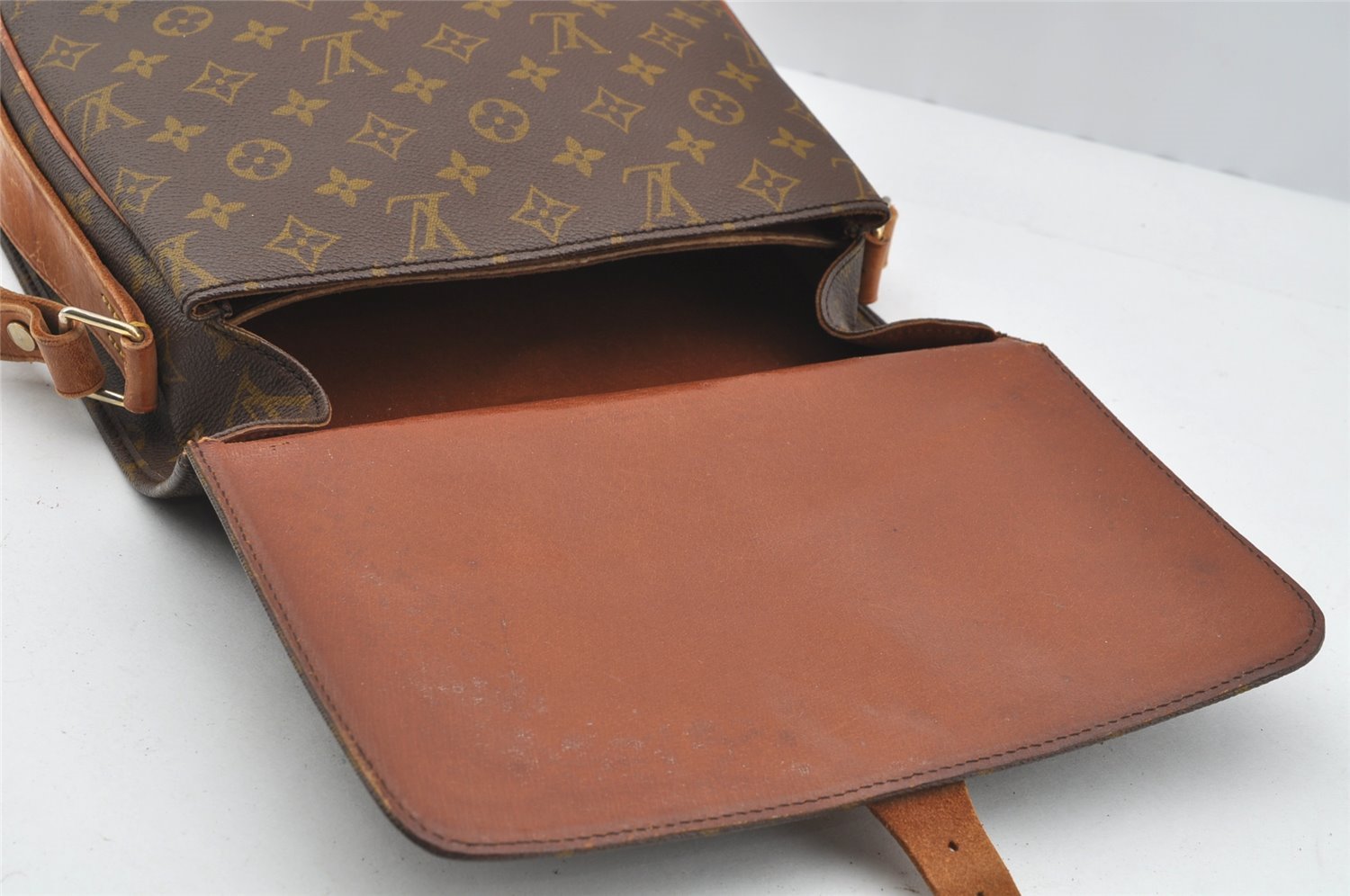 Authentic Louis Vuitton Monogram Cartouchiere GM Shoulder Bag Old Model 4138I