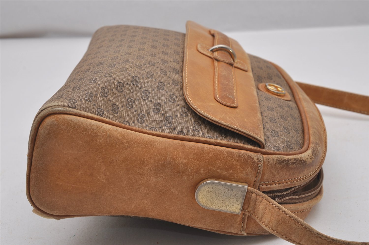 Authentic GUCCI Micro GG PVC Leather Shoulder Cross Body Bag Brown Junk 4145I