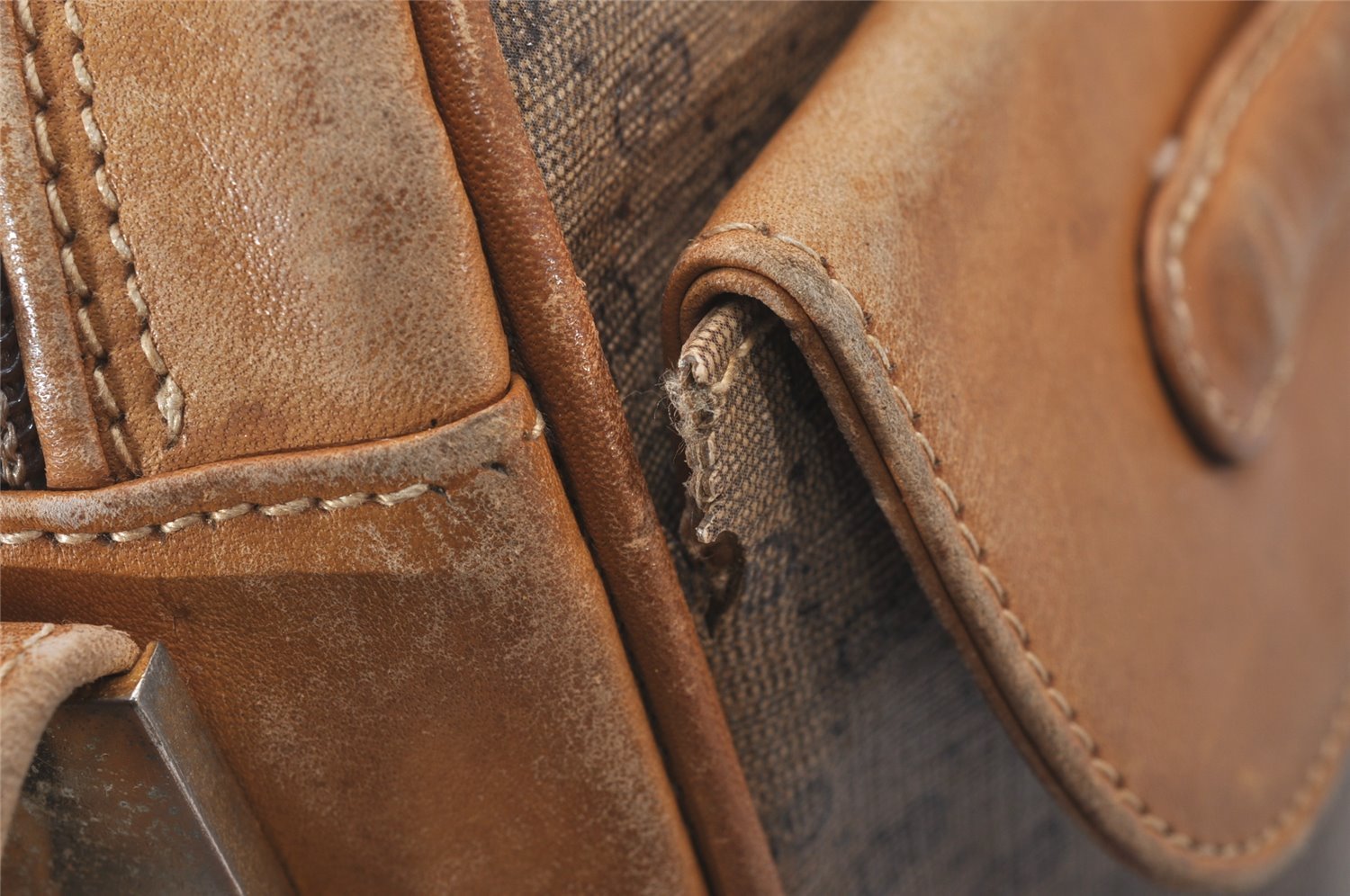 Authentic GUCCI Micro GG PVC Leather Shoulder Cross Body Bag Brown Junk 4145I