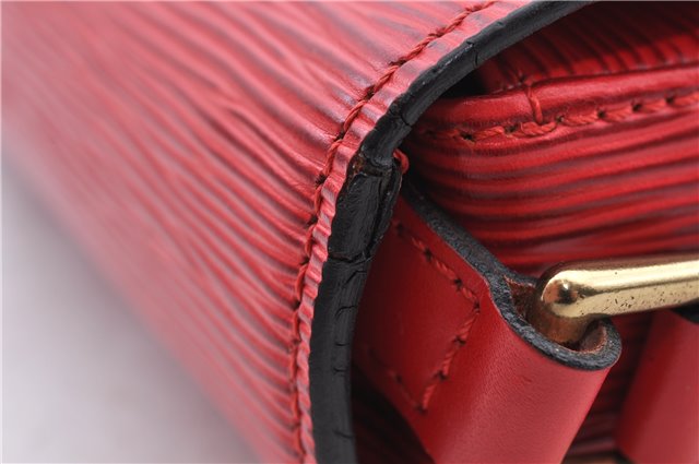 Auth LOUIS VUITTON Epi Saint Cloud PM Shoulder Cross Body Bag M52217 Red 4163C