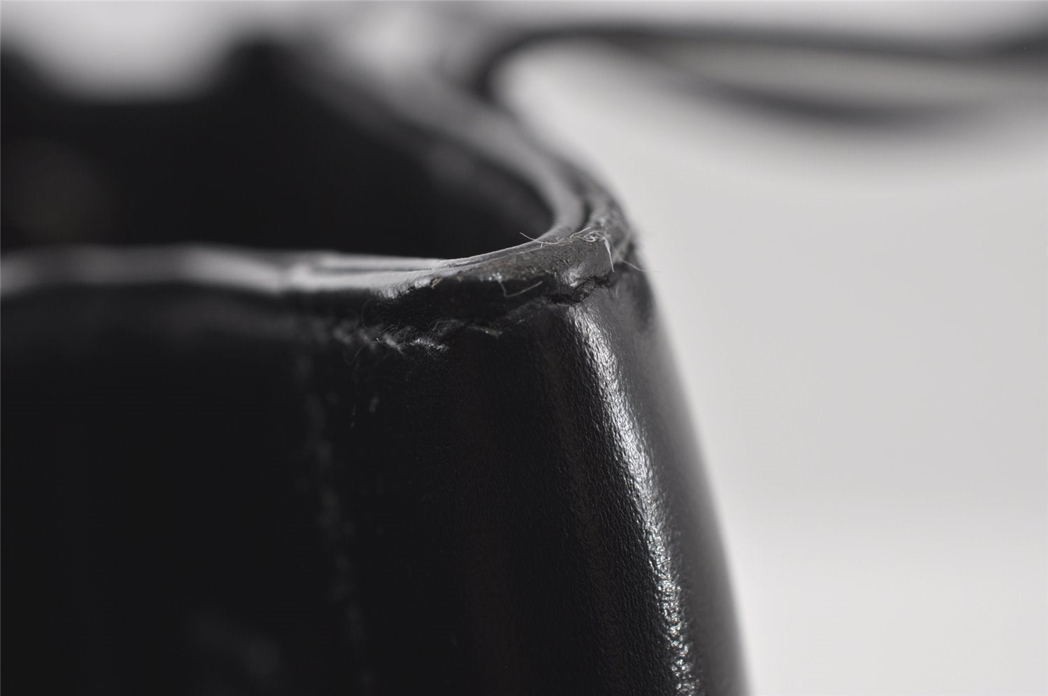 Authentic GUCCI Vintage 2Way Shoulder Hand Bag Purse Leather Black Junk 4164I